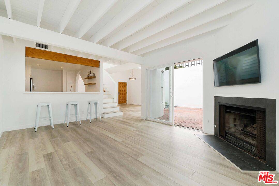 29221 Heathercliff Rd 2BR Malibu La