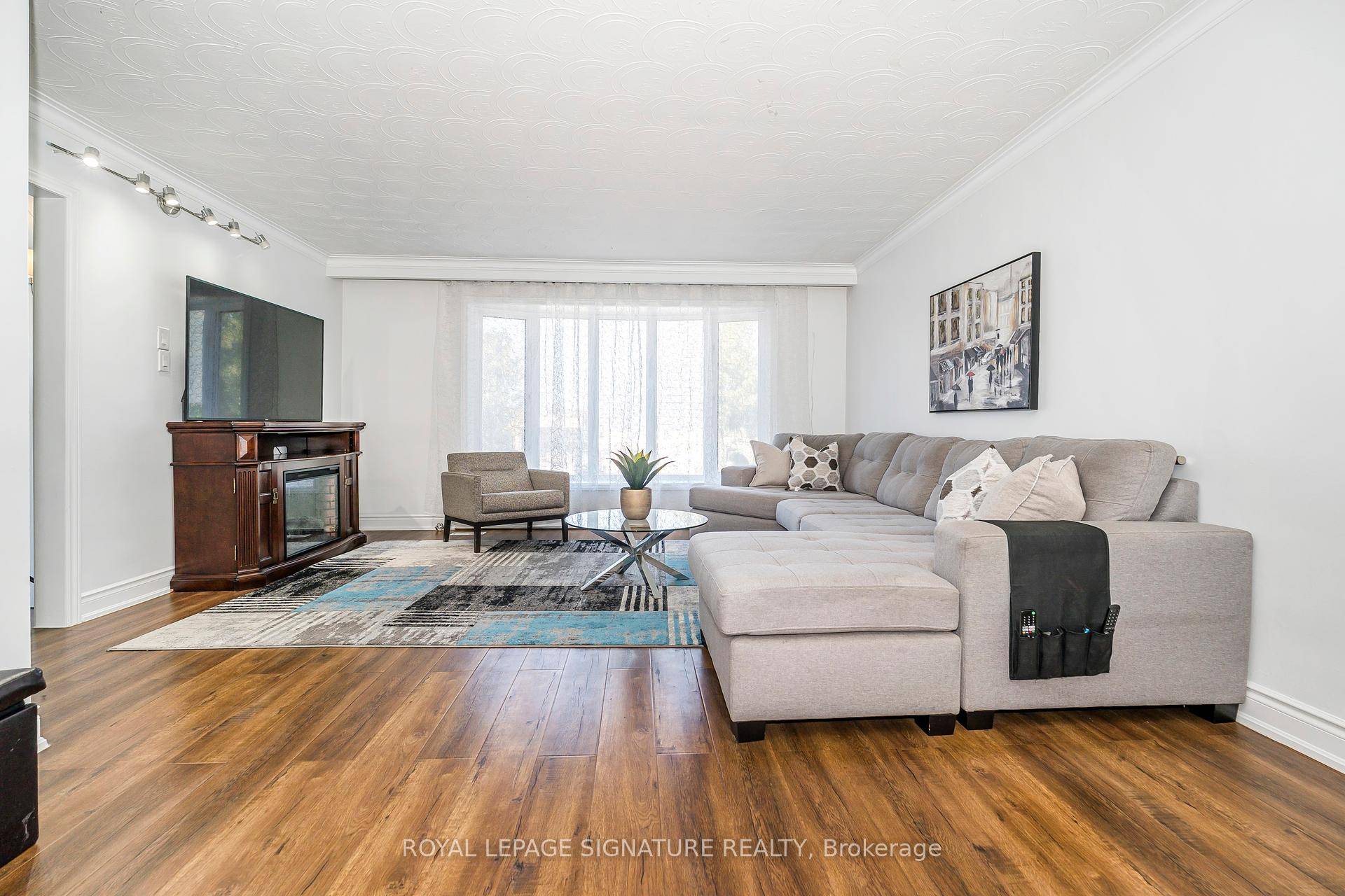 Welcome to this beautifully updated 3 bedroom semi detached home featuring a fully legal2 bedroom basement apartment an ideal choice for investors, first time buyers, or families in need of ...