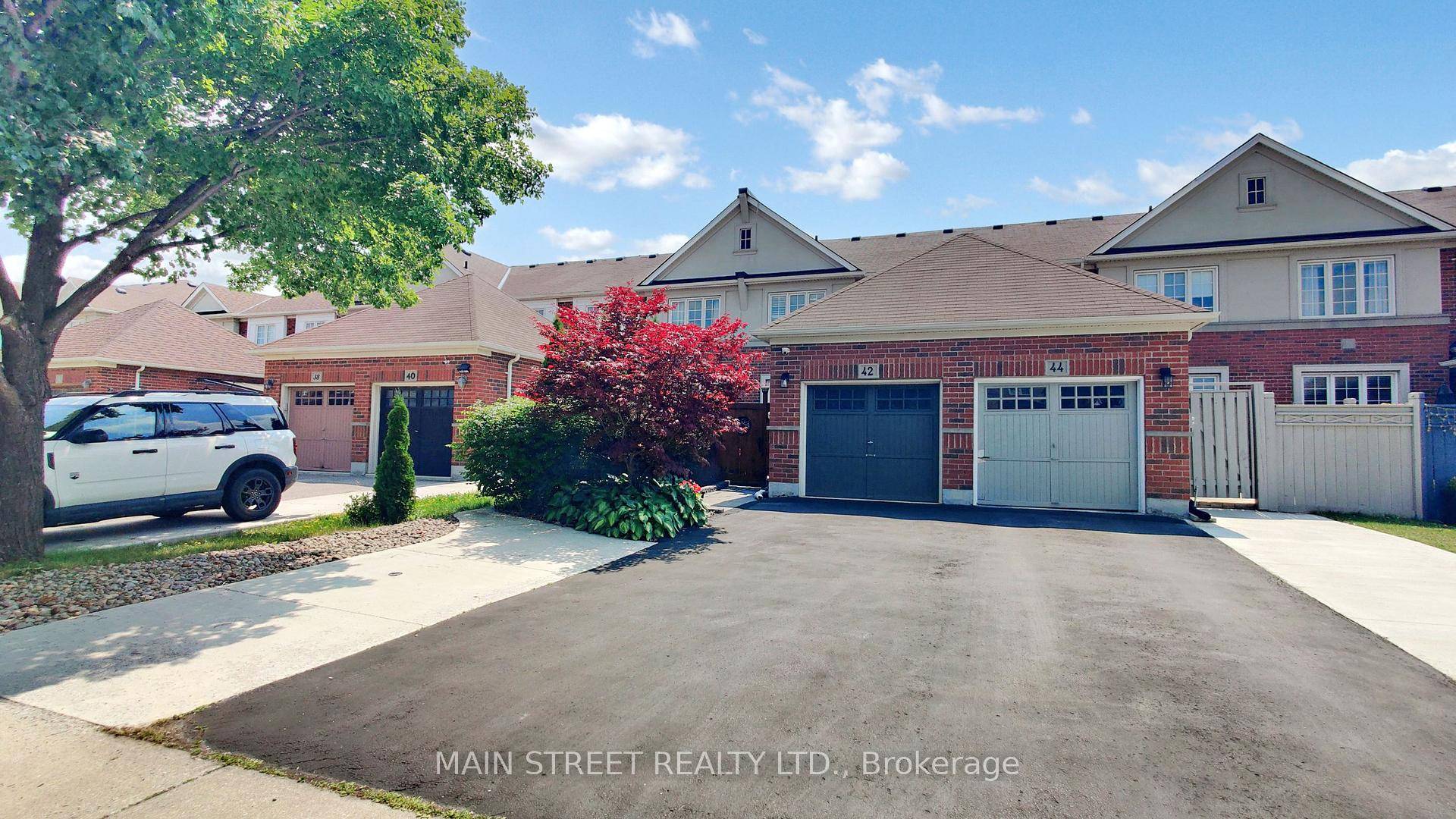 Welcome to this immaculate 3 1 bedroom freehold townhouse boasting approx 2, 600sf of finished living space, perfectly situated on the border of Brampton and Vaughan, an unbeatable location with ...