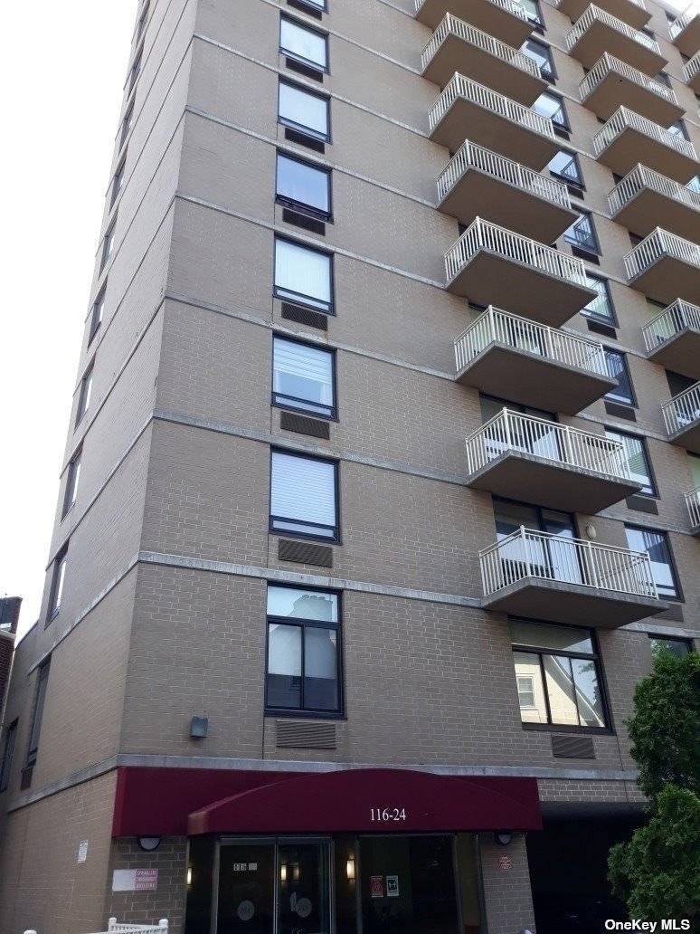 Bright amp ; Beautiful Luxury 2 Bedroom At The Park Lane Condos In The Heart Of Kew Gardens Area.