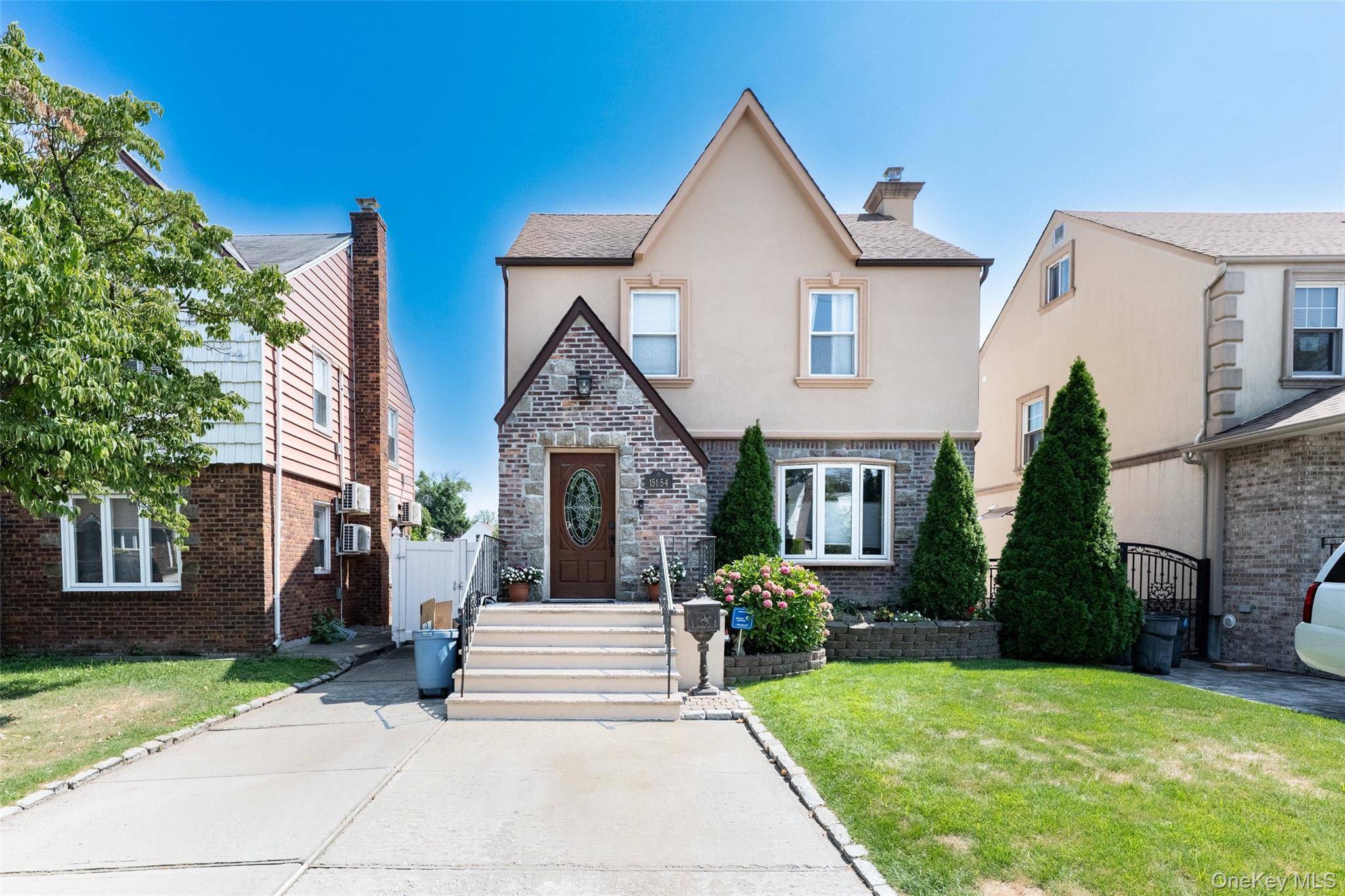 Detached Colonial Single Family in Beechhurst featuring 3 bedrooms 2.