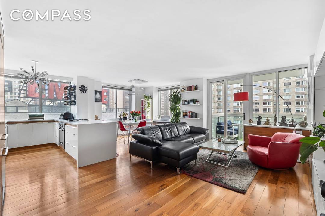 Talk about a view ! This stunning, flex layout corner unit is designed for someone who loves options.