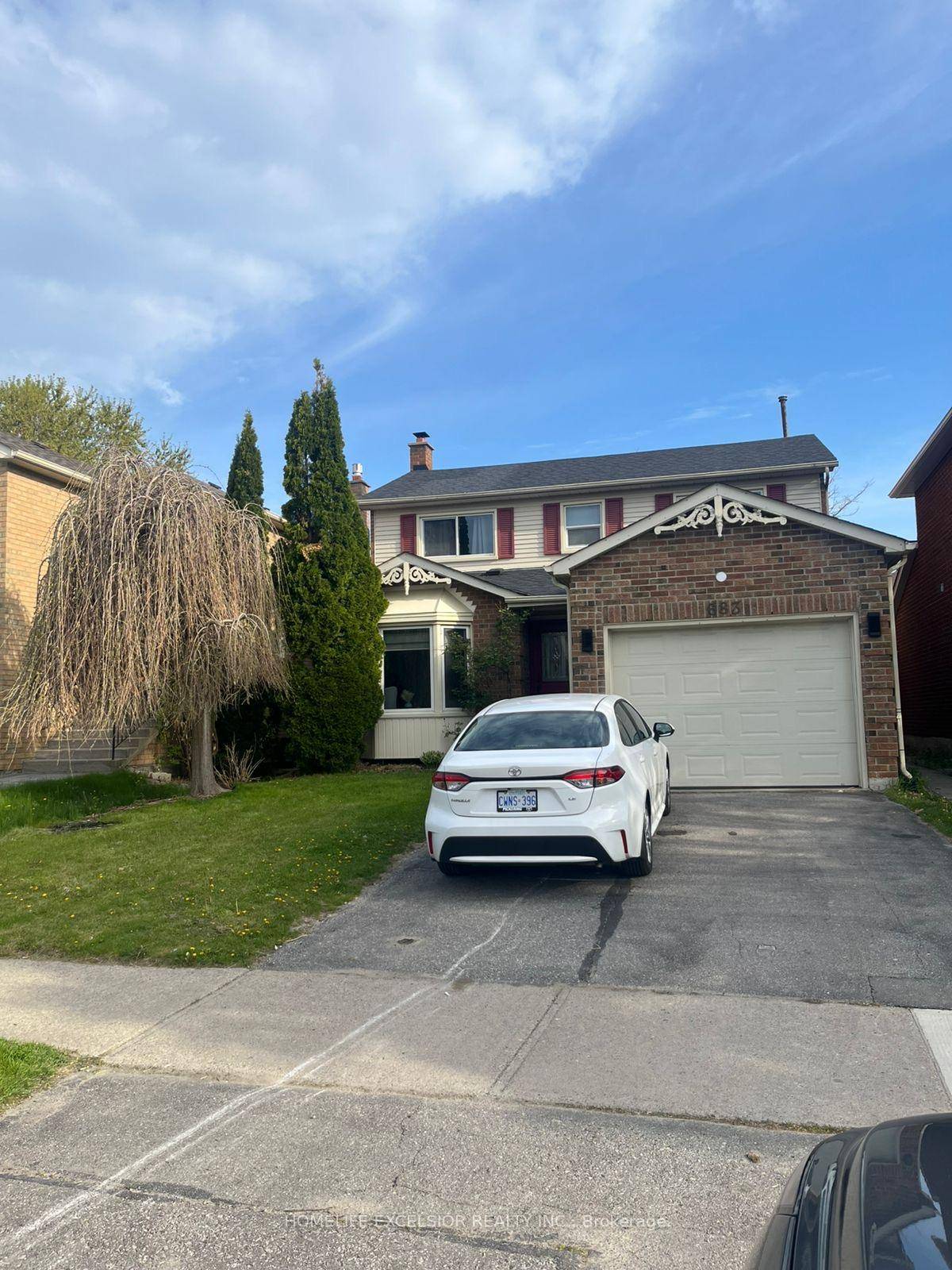Newly Renovated 2 Bedroom Basement Apartment In a great Neighbourhood !