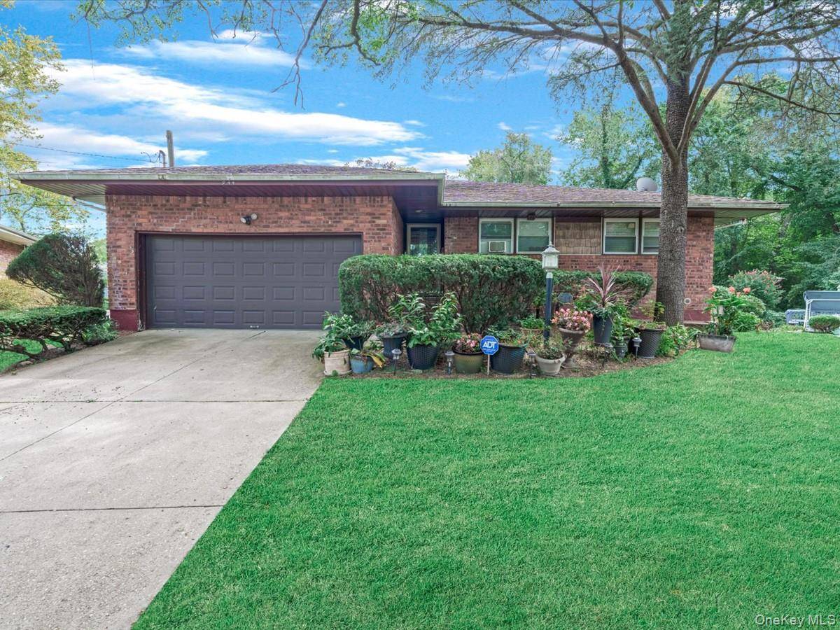 Welcome to this spacious 4 bedroom, 3 full bath Tropicana Ranch tucked away on a quiet cul de sac.