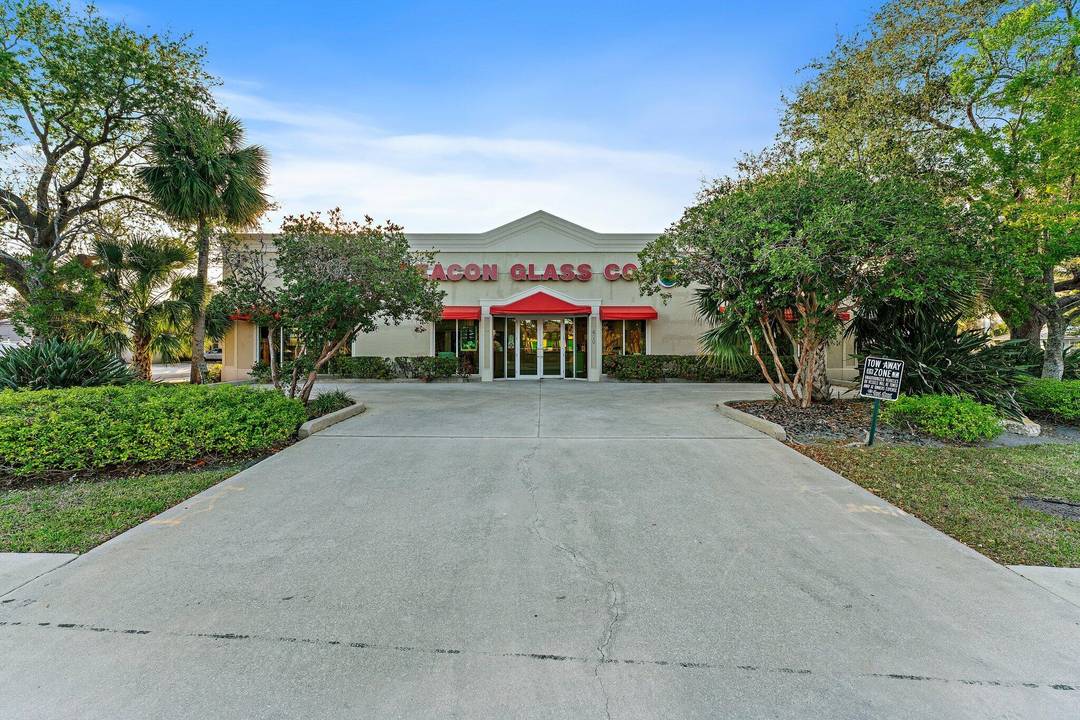 Prime location, stand alone CBS building in the heart of Jupiter zoned for Light Industrial use.
