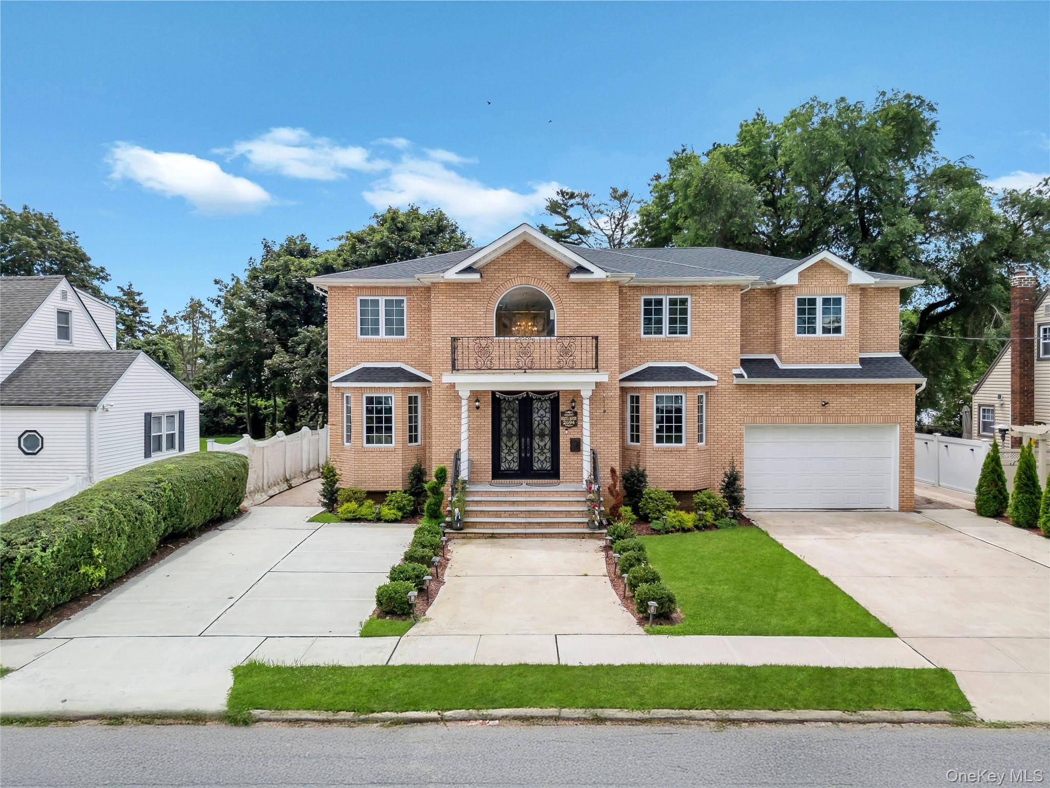 Stunning 2021 Built Colonial in East Meadow.