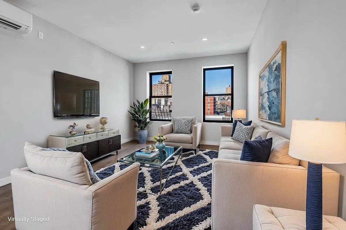 Newly Renovated 3 bed 2 bath with balcony in Prime East Village Location !