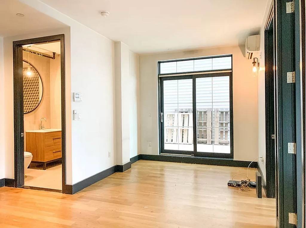 Conveniently located between both the Myrtle JMZ and Jefferson L trainsApartment Features Large Windows High Ceilings Hardwood Floors Stainless Steel Appliances Modern Finishes Dishwasher Bathroom fully tiled deep soak tub ...