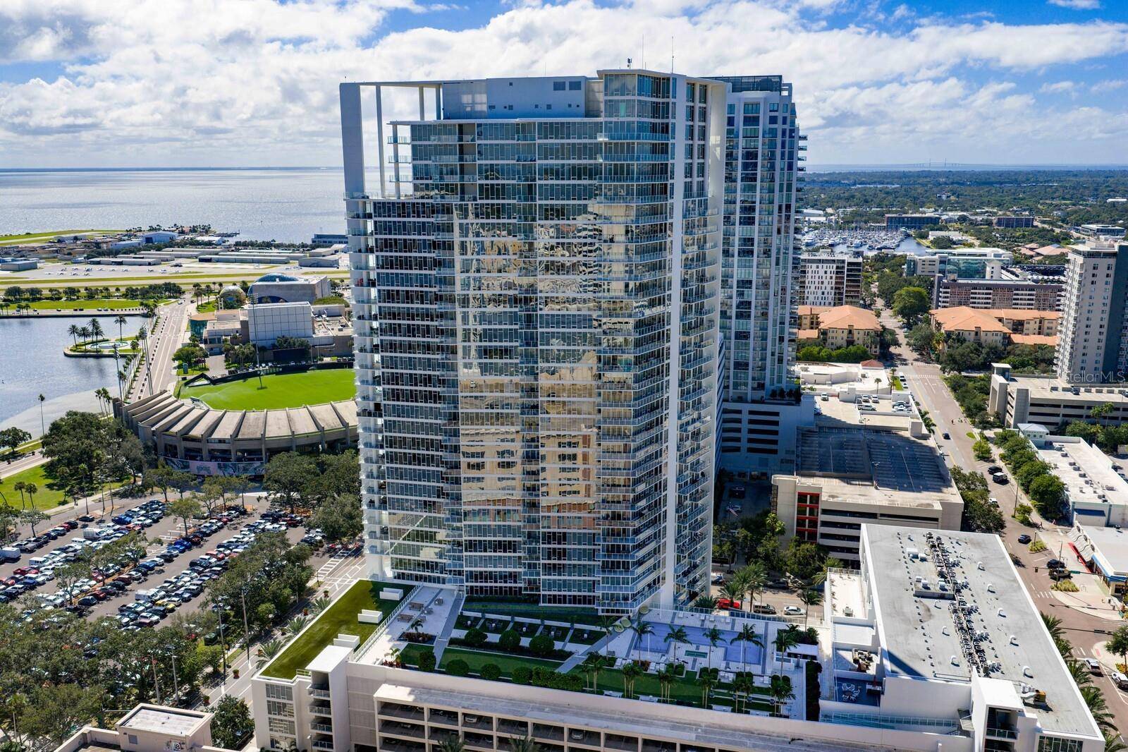 Discover the perfect combination of space, comfort, and downtown living in this beautifully maintained rare 03 floor plan at the iconic Signature Place.
