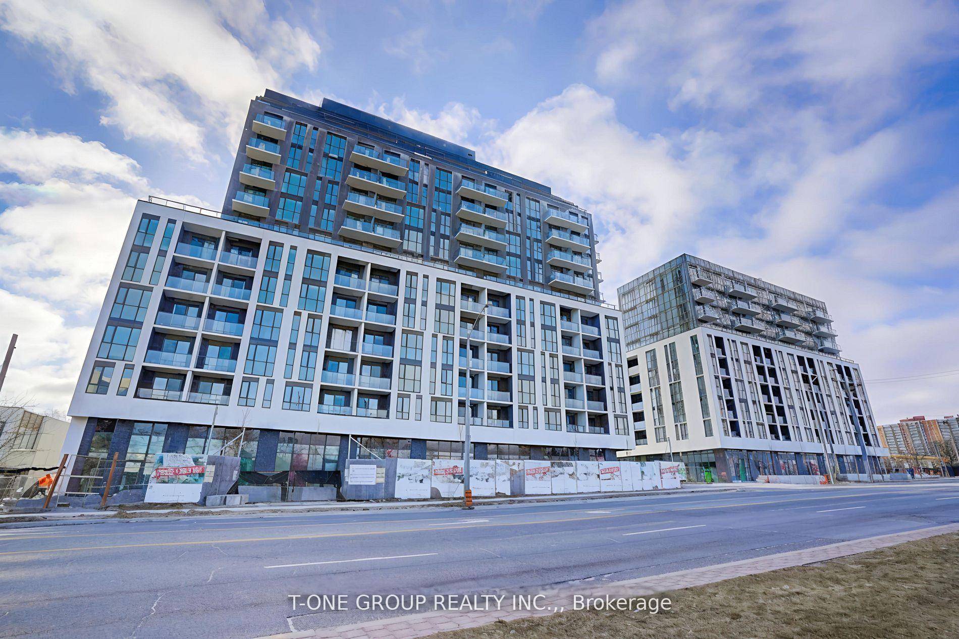 Modern 1 Bedroom Den, 1 Bathroom Condo In A Prime Location !