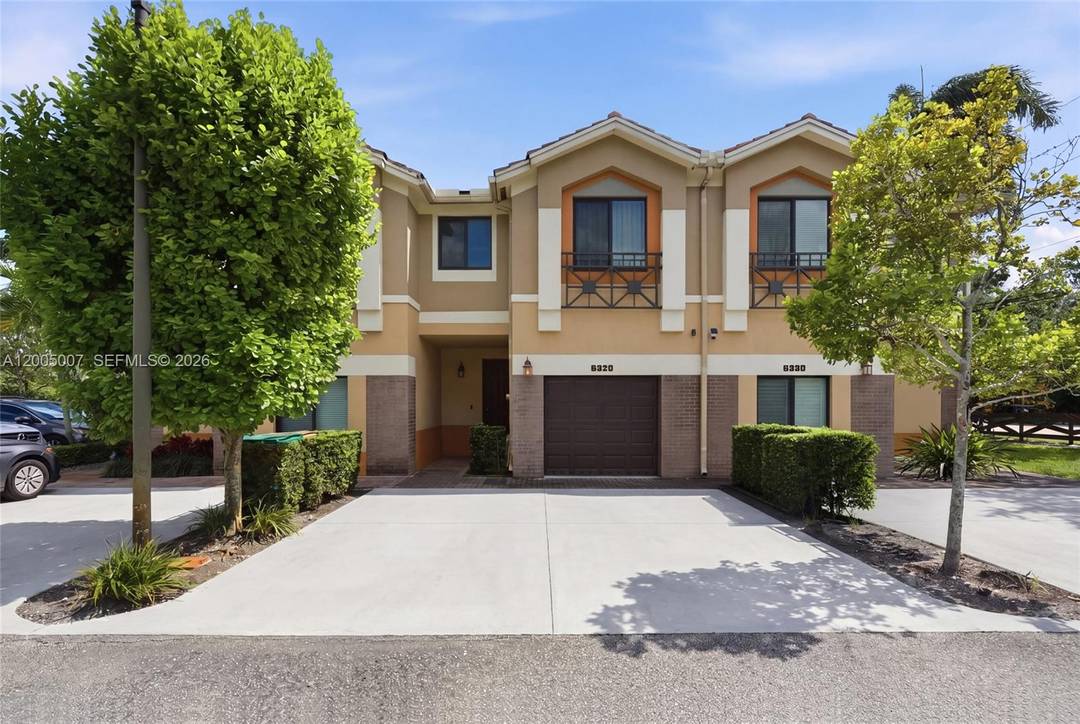 Welcome to this well maintained 3 bedroom, 2.