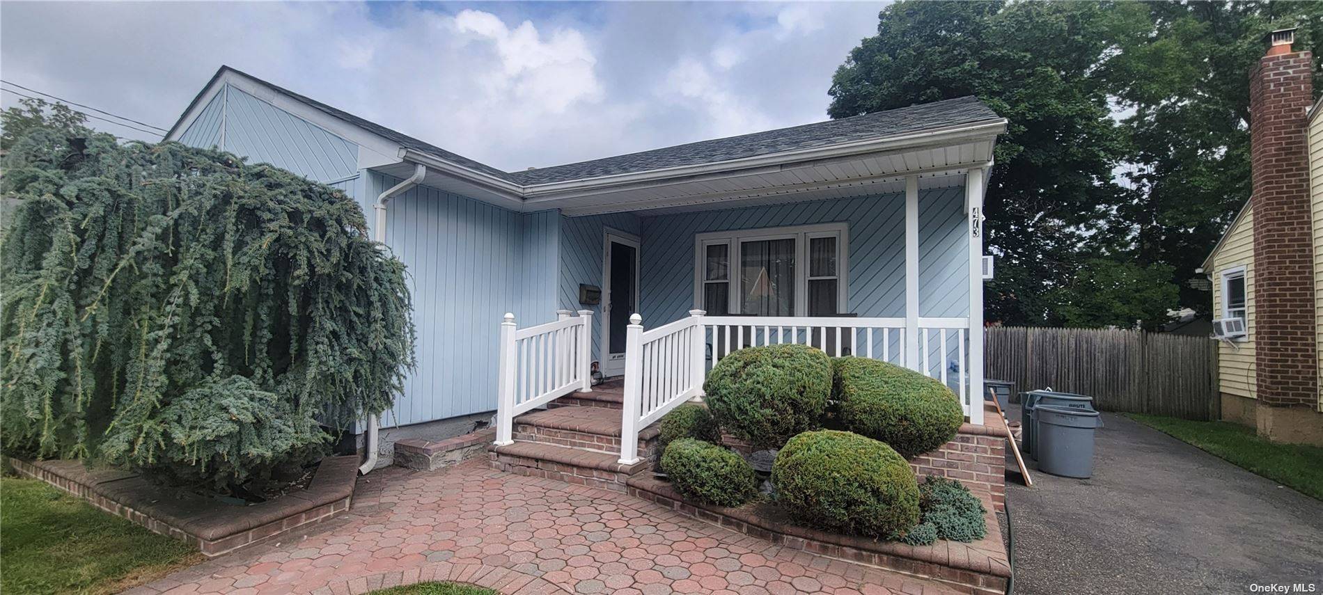 3 bedroom ranch in the heart of Uniondale, near schools, parks and public transportation.