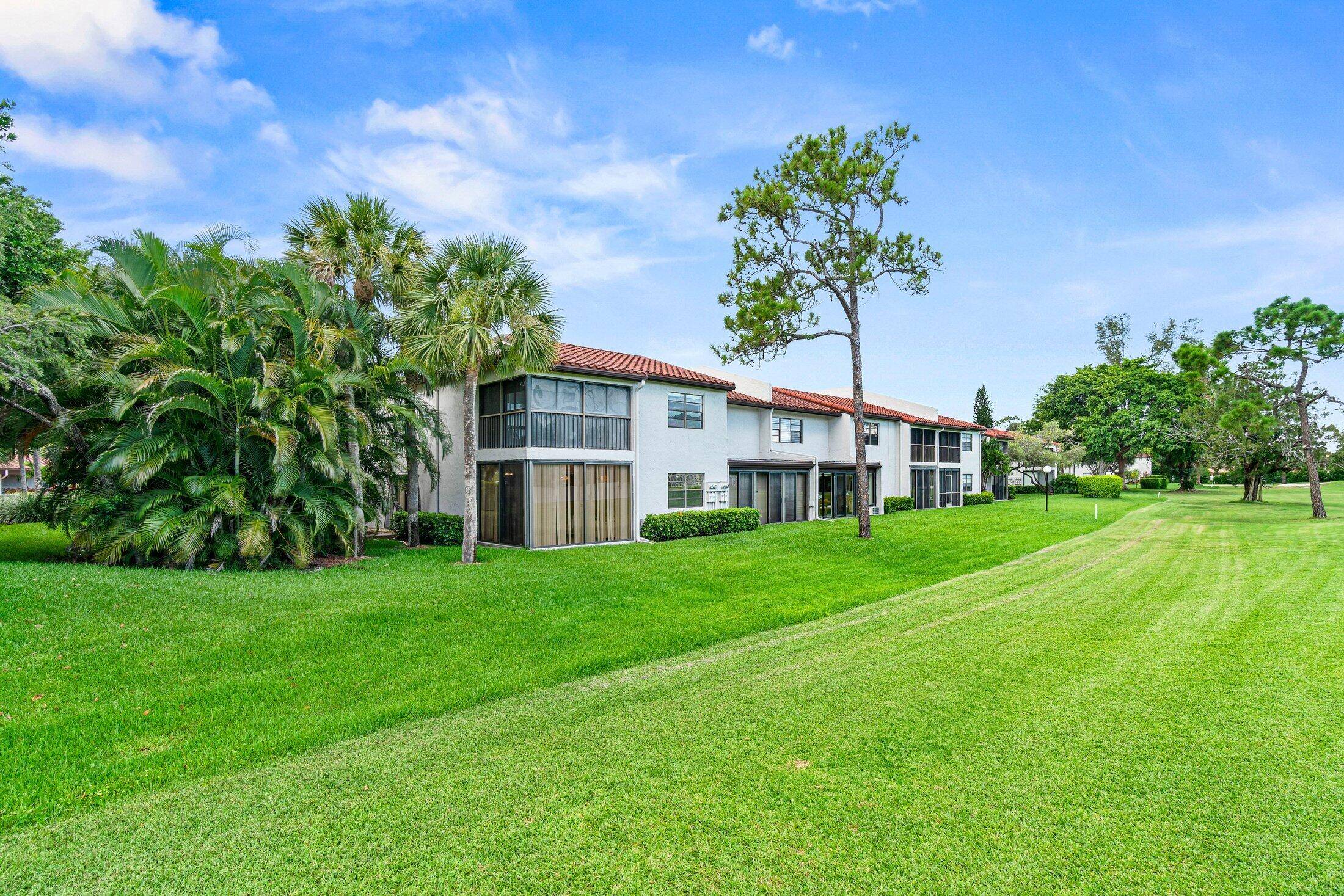 Ground floor 2 bedroom, 2 bathroom condo, perfectly positioned to offer privacy and peaceful backyard views.