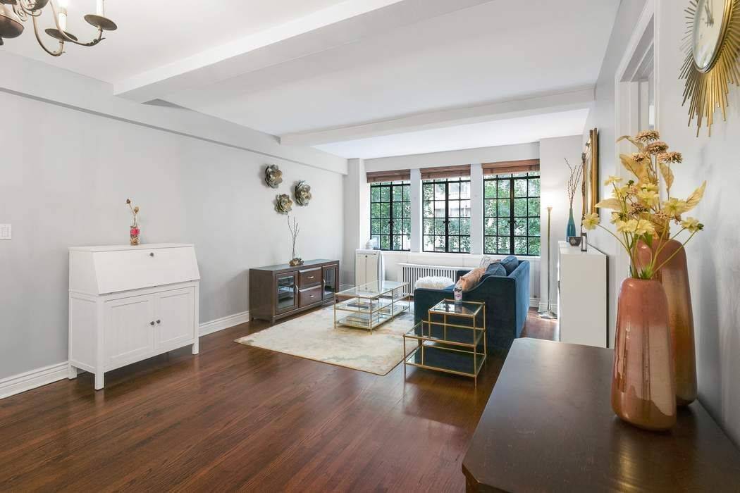 Welcome to 321 East 43rd Street, a beautifully renovated one bedroom residence perfectly positioned in the tranquil enclave of Tudor City.