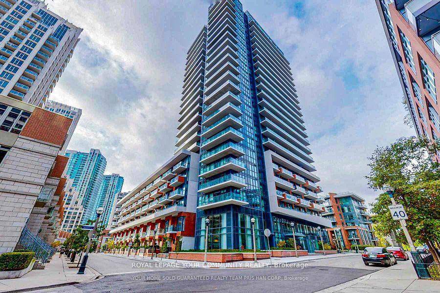 Luxury waterfront condo studio !