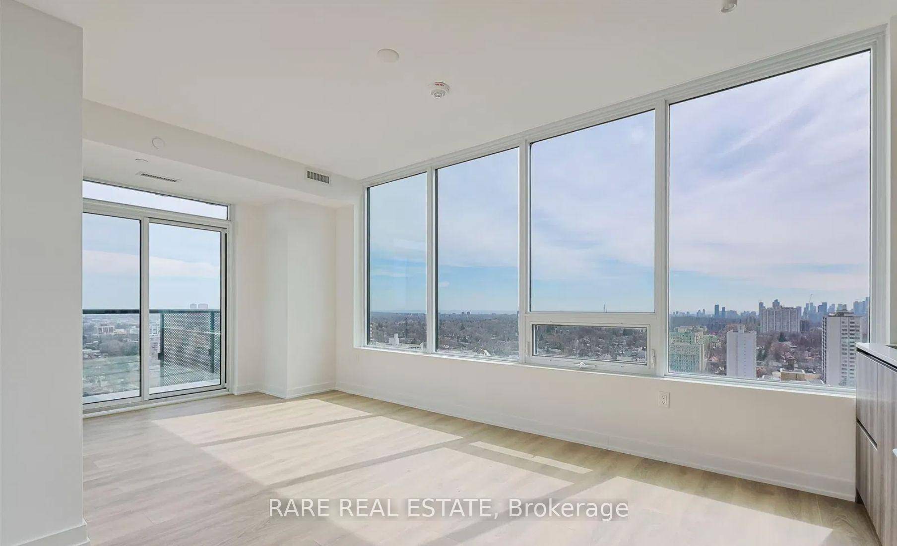Experience Elevated Midtown Living Welcome to Line 5 Condos, where sophistication meets convenience in this spectacular corner suite.