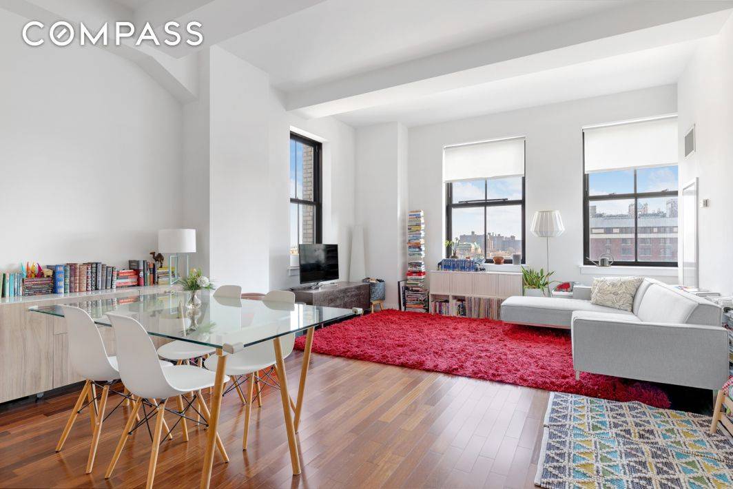 Large 1 Bedroom in the iconic, full service 1 Hanson Place.