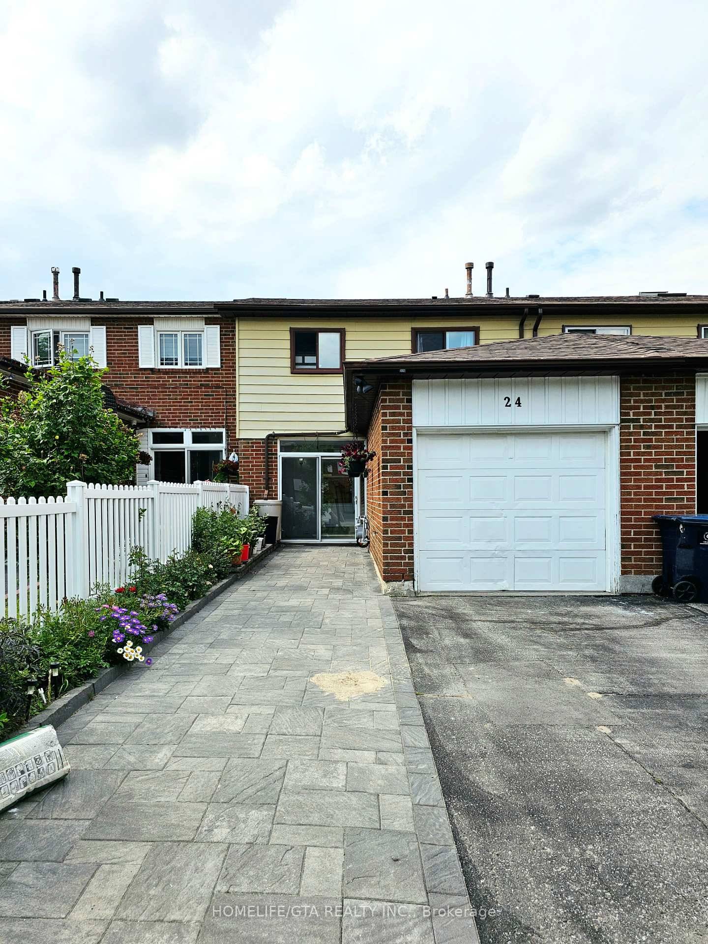Welcome To A Bright, Spacious, 4 1 Bed 3Bath Freehold Town Home, Finished Basement, Single Car Garage amp ; 2 Car Drive.