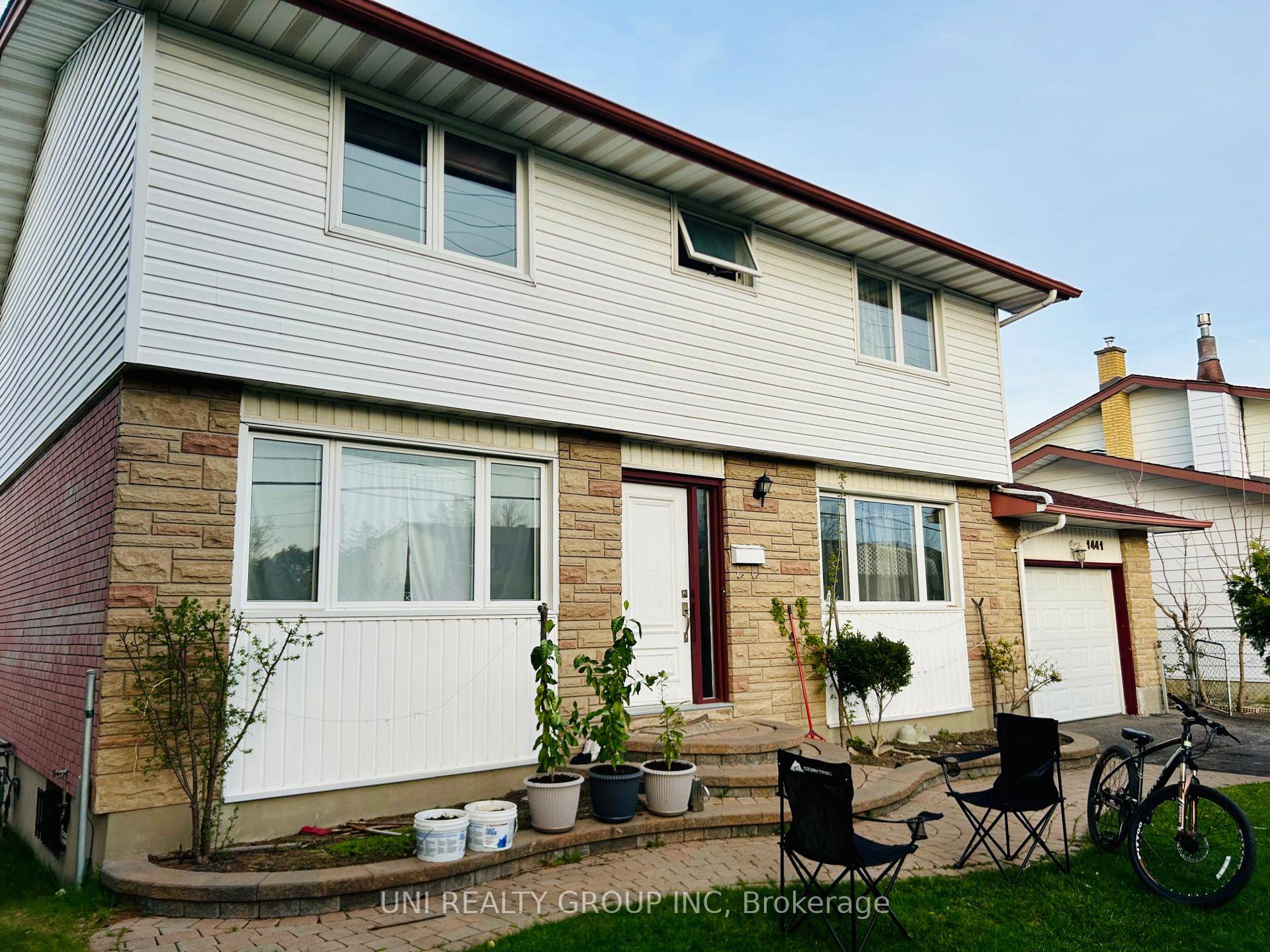 upgraded 4 bedroom, 2 bathroom home, sits on a massive lot 60 x 103 in a prime location, large fenced lot with deck, hardwood floors throughout, great location Close to ...
