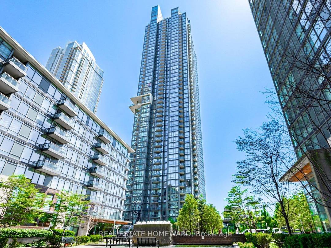 Live in the Heart of Downtown Toronto !