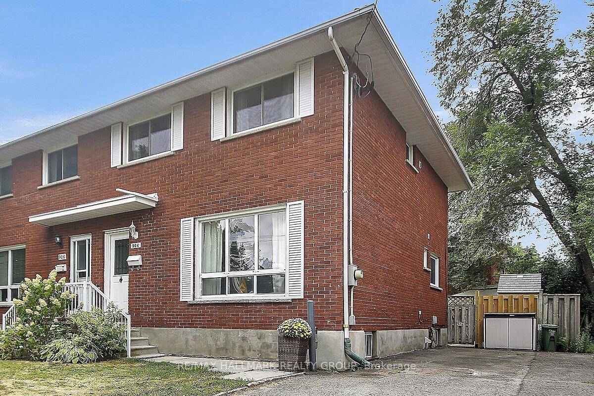 Absolutely delightful, all brick, rare FOUR Bedroom with upgrades galore, located in desirable Queensway Terrace North !
