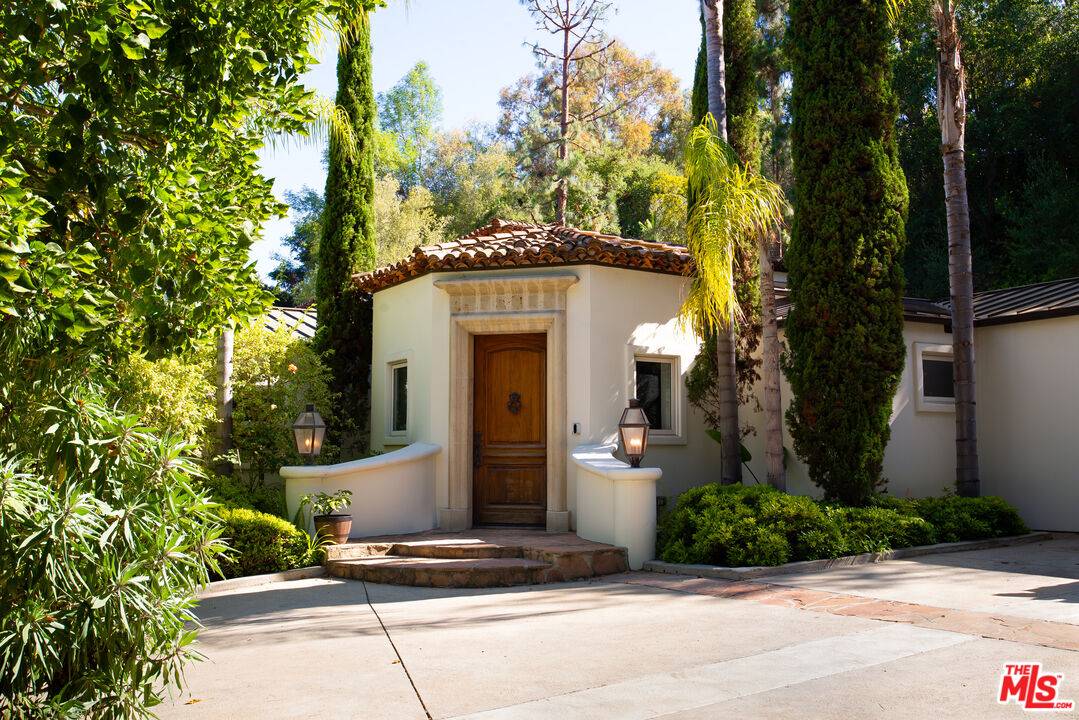 1031   Cove Way 4BR Beverly Hills Post Office | B.H.P.O. La