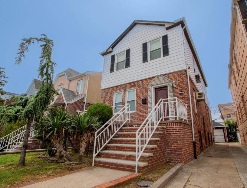 Move In Ready Manhattan Beach Home with Bay Views, Finished Basement amp ; Private Driveway Welcome to this beautifully maintained, fully detached one family side hall duplex in the heart ...