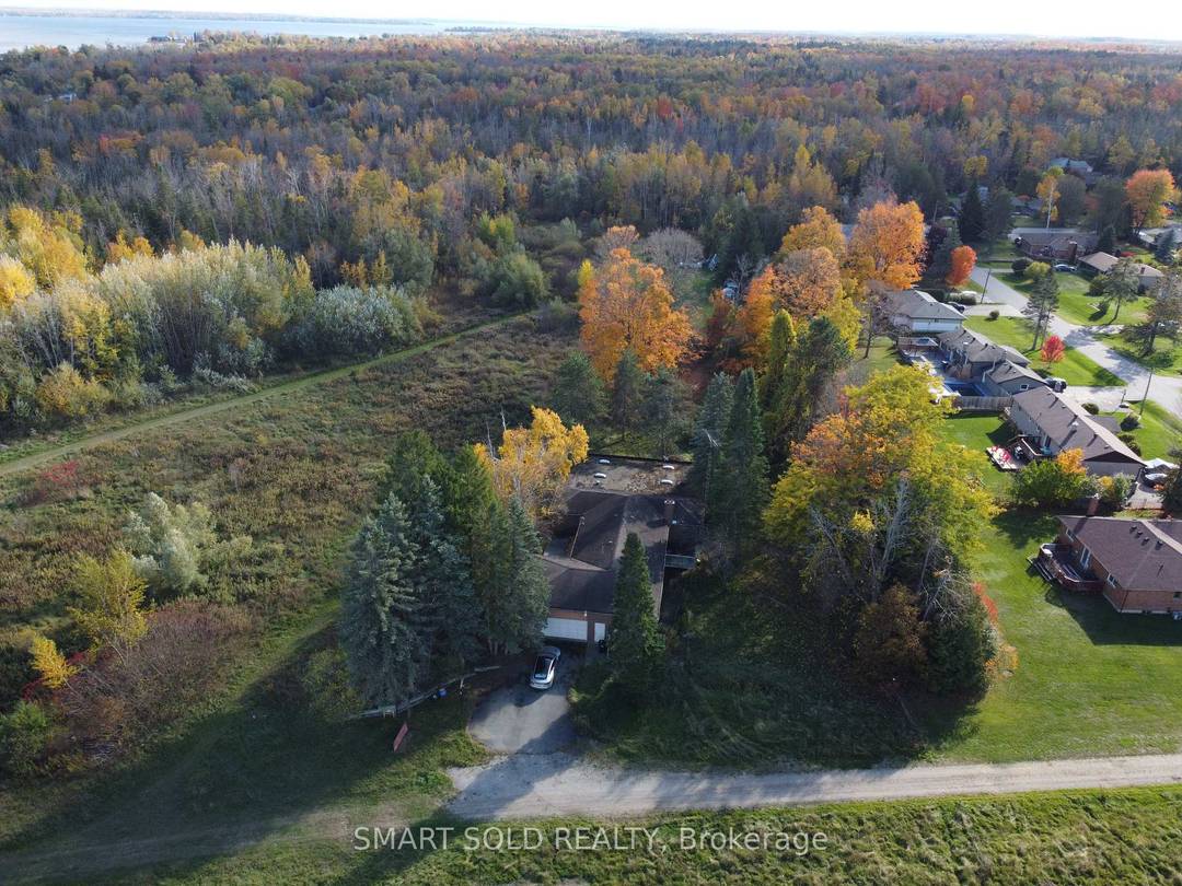 Huge Potential Of Development Just 3 Mins Away from Innisfil Beach.