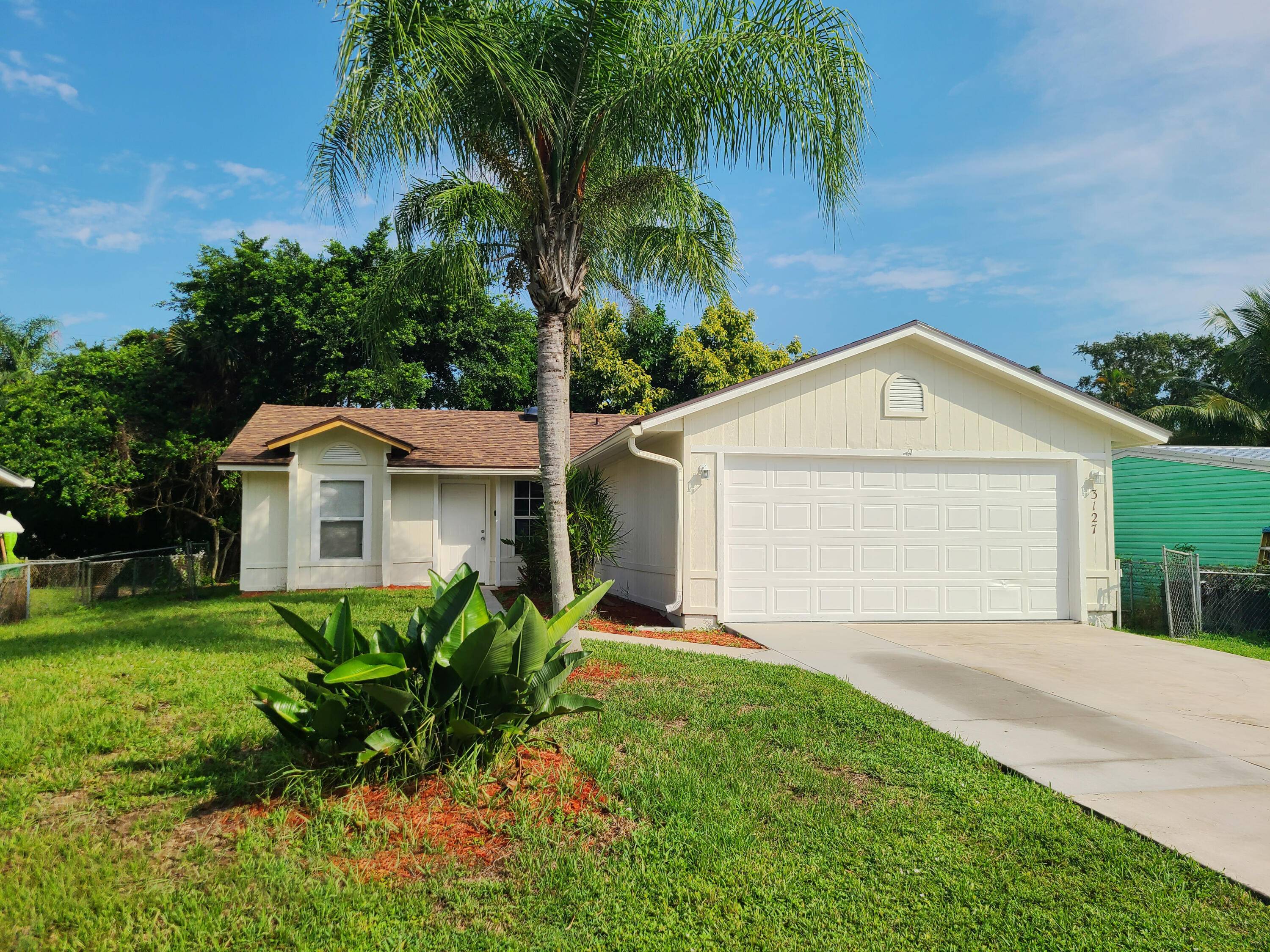NEW ROOF, NEW INTERIOR AND EXTERIOR PAINT, NEW CARPET, MOVE IN READY !