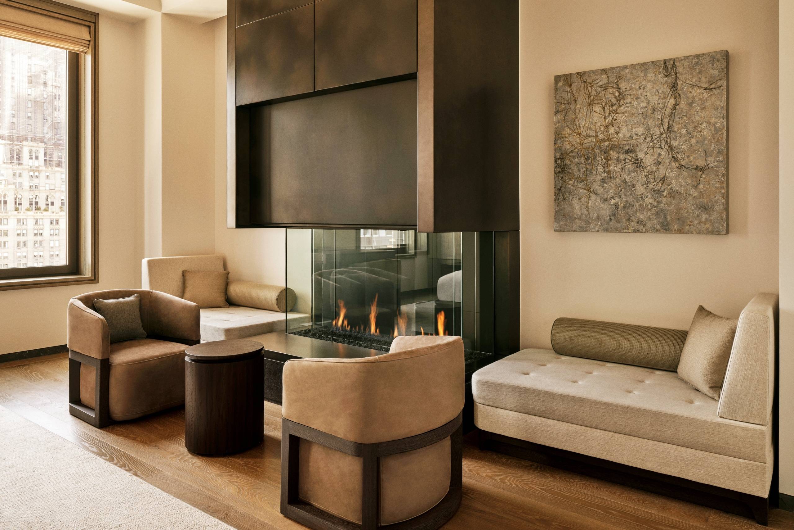 16B, Aman New York is a two bedroom residence located at the crossroads of Fifth Avenue and 57th Street within the iconic Crown Building, recently reopened as Aman New York.