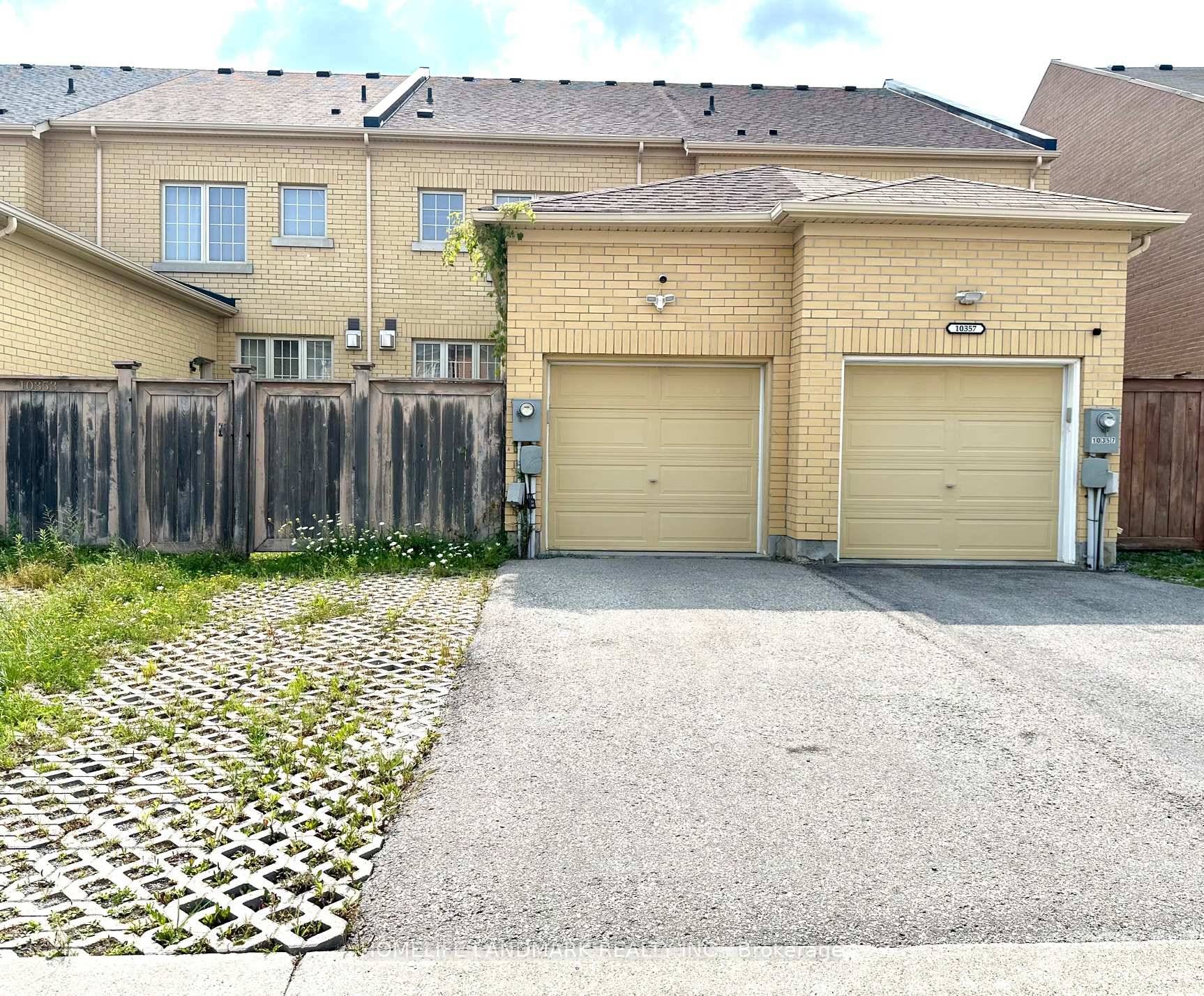 Gorgeous 2 Storey Freehold Townhouse Located At Highly Demanded Cathedraltown Community.