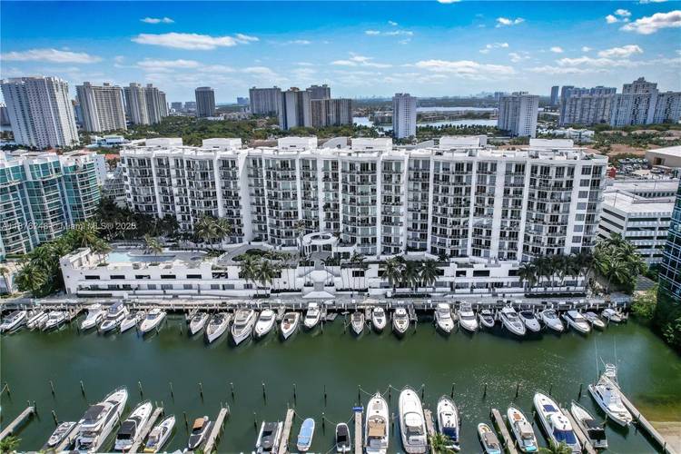 Beautiful 3 bedrooms 3 baths residence with water and city views in Uptown Marina Lofts.