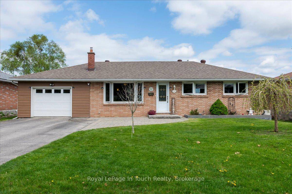 Looking for a bungalow that offers 3 1 bedrooms, 2 bathrooms and a fully finished basement ?