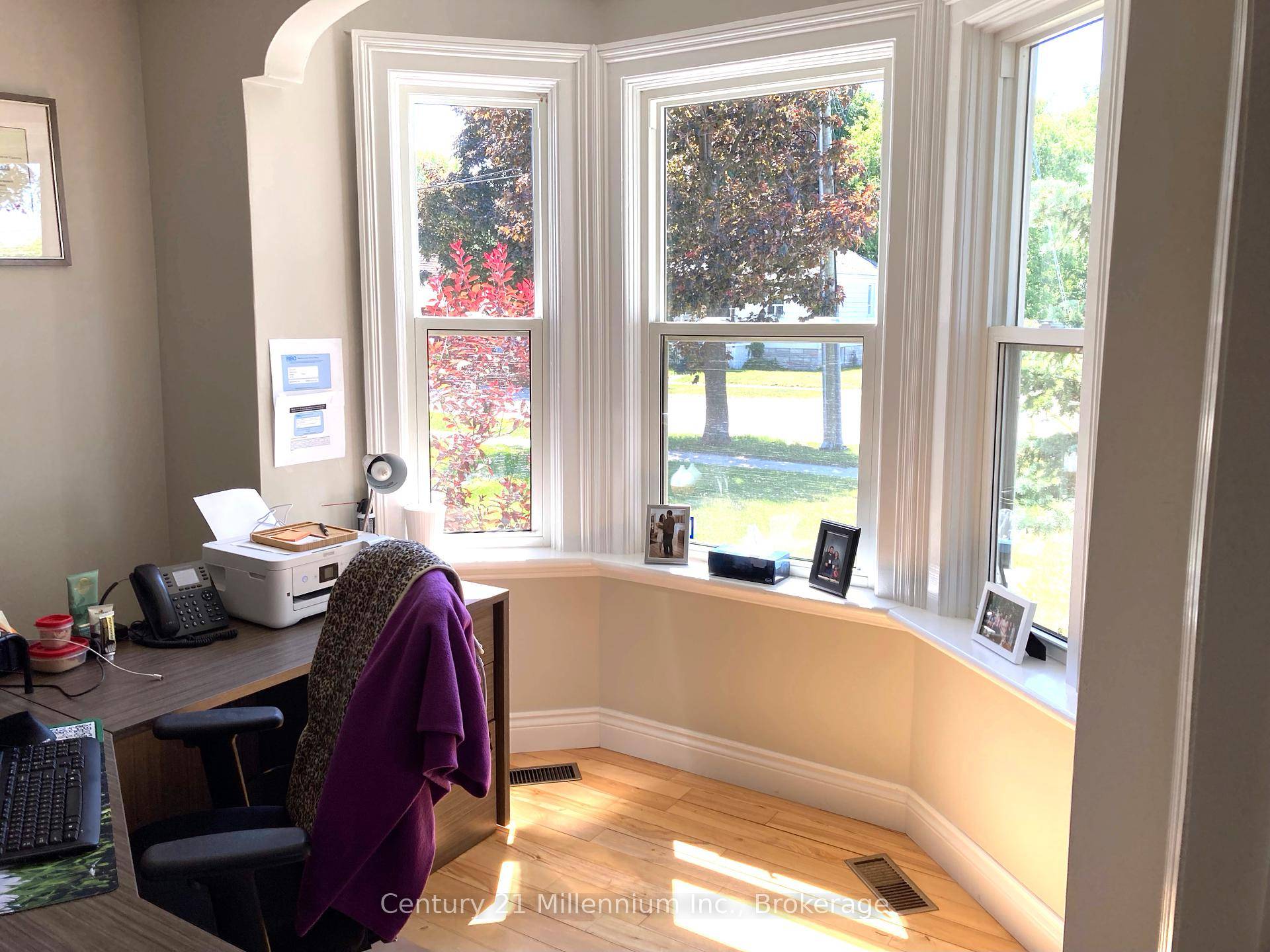 Two combined rooms for rent in high traffic location of Collingwood.