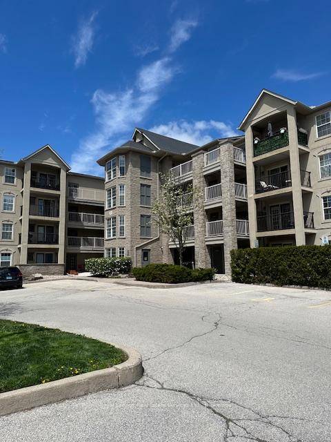 If you have been waiting for one of the most desirable units in the Wedgewood complex, you just found it !
