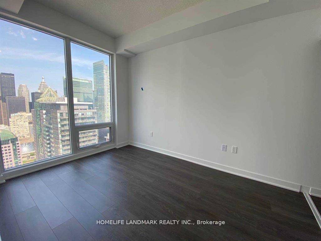Spectacular Downtown And Lake Views, King Blue Is The Jewel You Are Looking For.