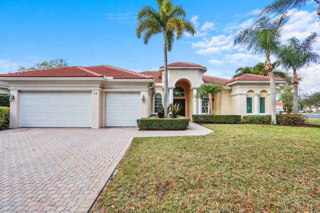 This stunning 4 bedroom, 4 bathroom home on an oversized lot offers the perfect blend of comfort, functionality, and Florida luxury living.