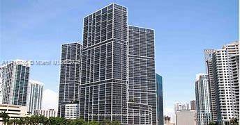 EXTRA LARGE FULLY FURNISHED STUDIO WITH STUNNIG CITY AND RIVER VIEWS.