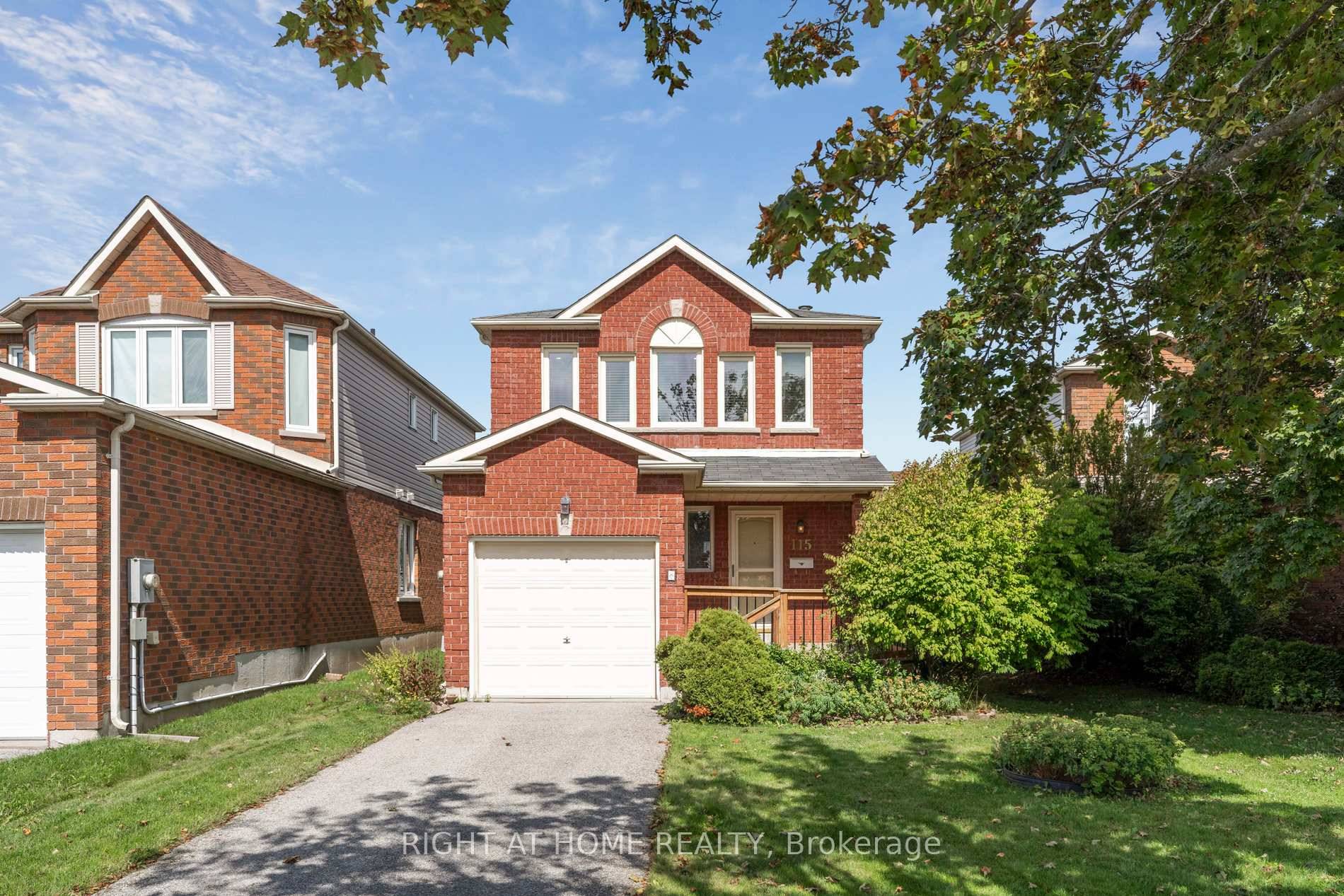 This well kept 3 bedroom, 2 storey home is a great chance to get into the market in a growing and welcoming community.
