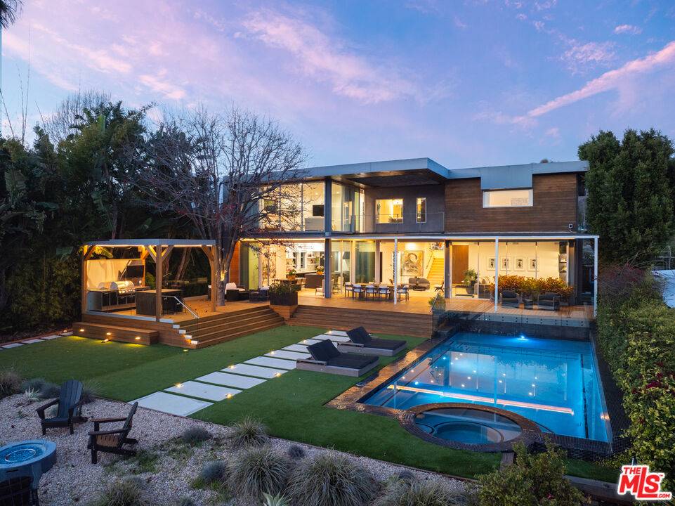 2511 Carman Crest Dr 5BR Hollywood Hills East La