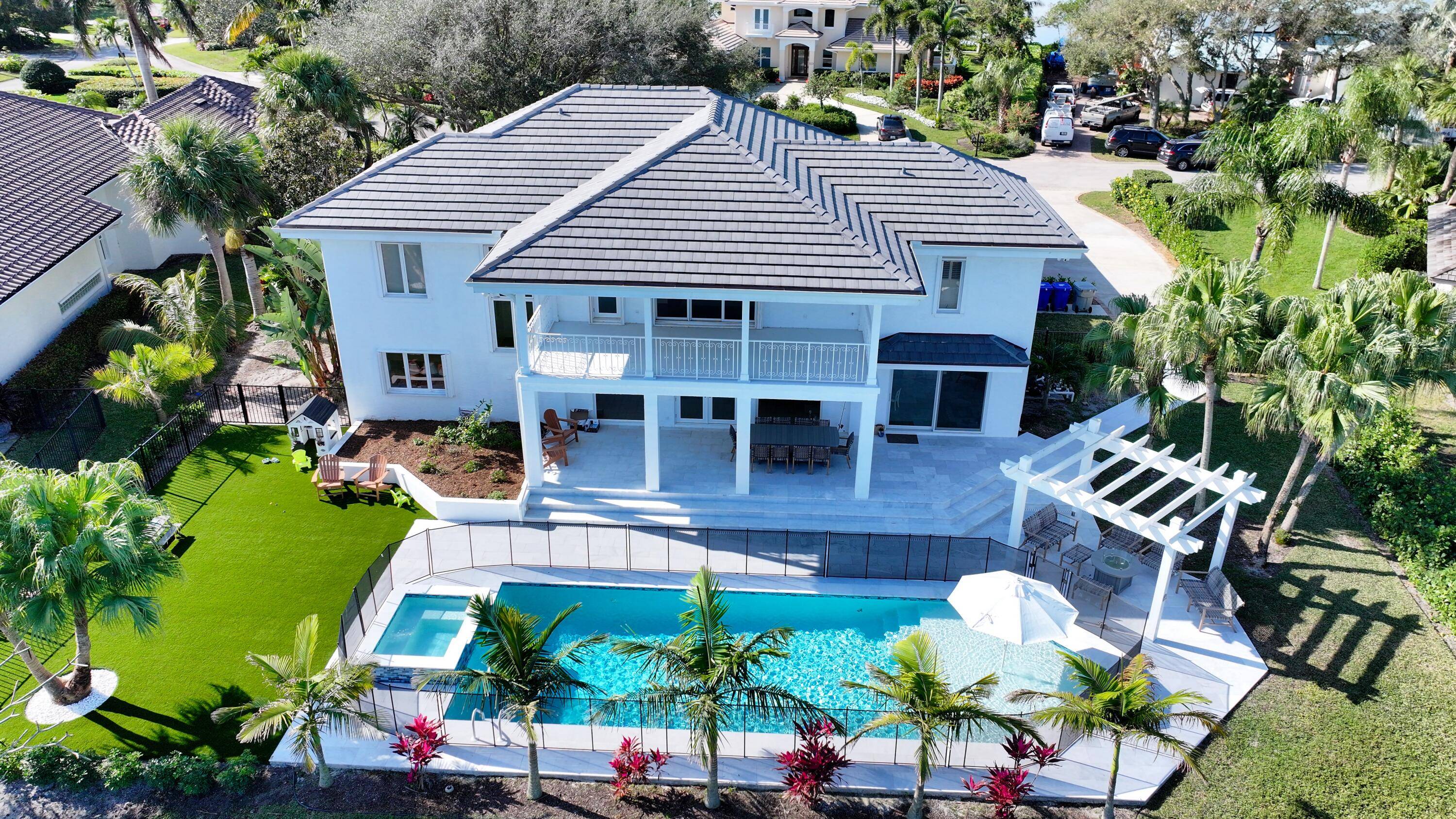 Welcome to this palatial 5 bed 4 bath home of luxurious living !