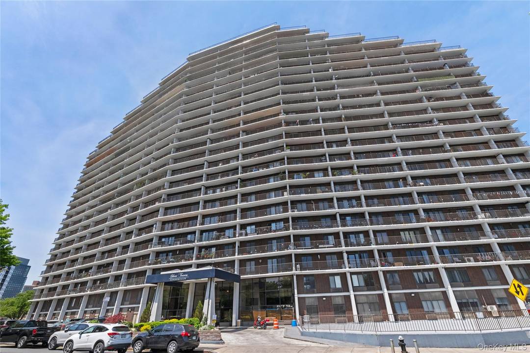 luxury 1 bedroom 1 bath in Shore Towers condominium.
