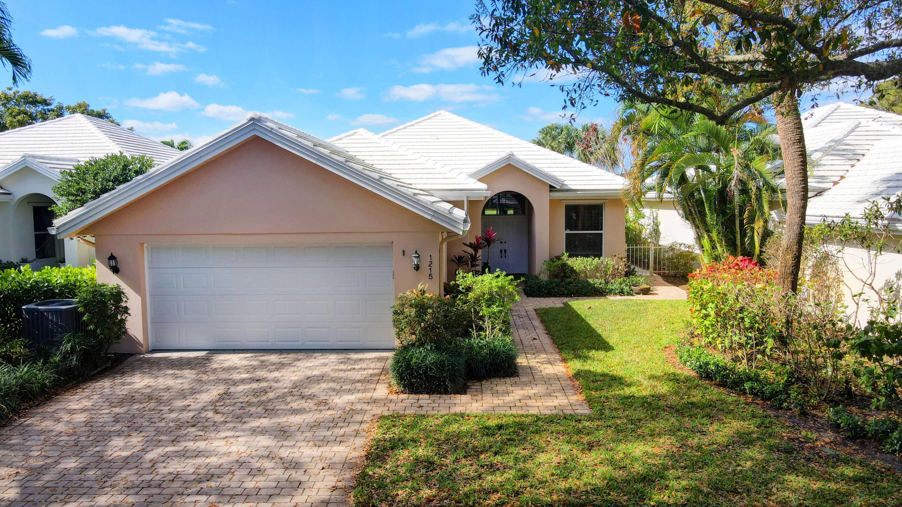 Discover the exquisite classic Hampton model by Burg DiVosta, where thoughtful updates meet breathtaking golf and sunset views over the stunning Links Course at Bear Lakes Country Club.