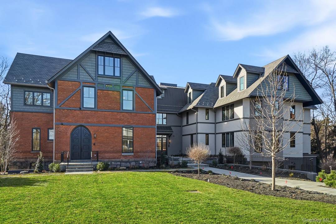 Welcome to the Landmark at Clinton, a brand new luxury rental building in the Heart of Dobbs Ferry.