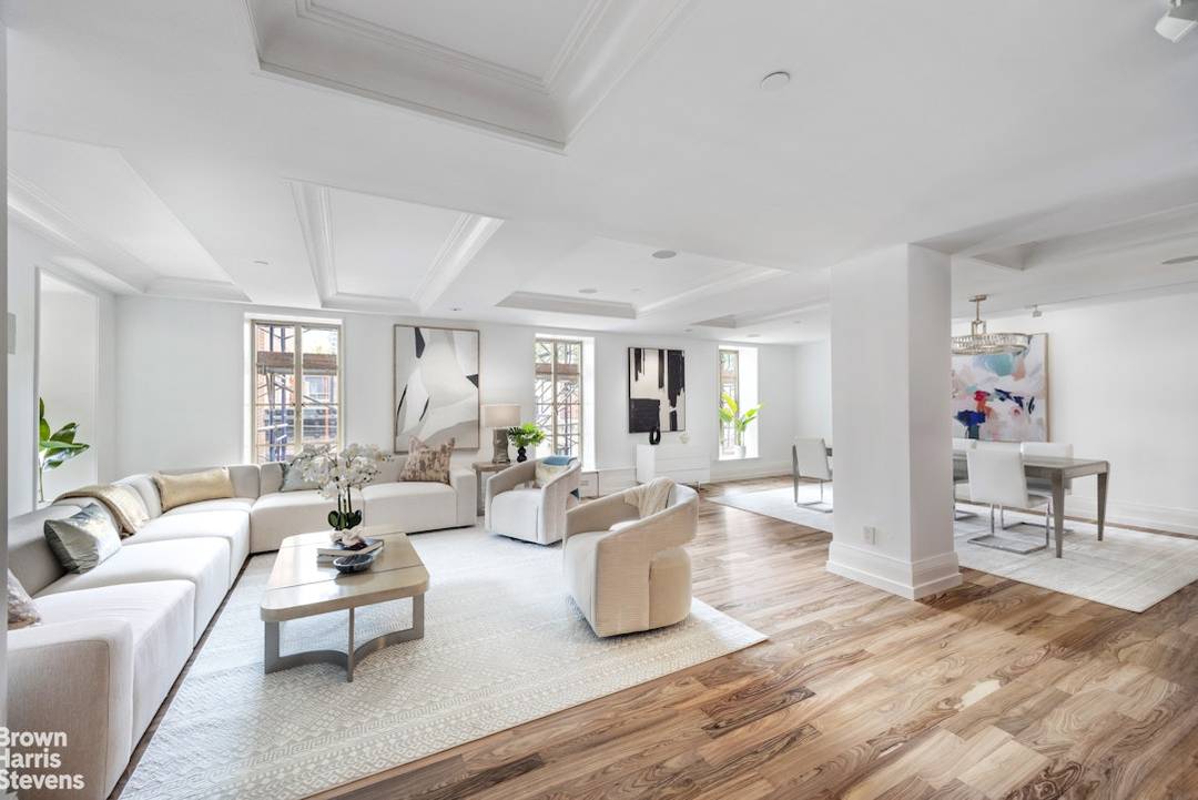 Recently repainted and the floors refinished, this beautifully designed, turn key quiet 3 bedroom, 3 bathroom residence at the landmarked Barbizon 63 Condominium offers the perfect blend of prewar elegance ...