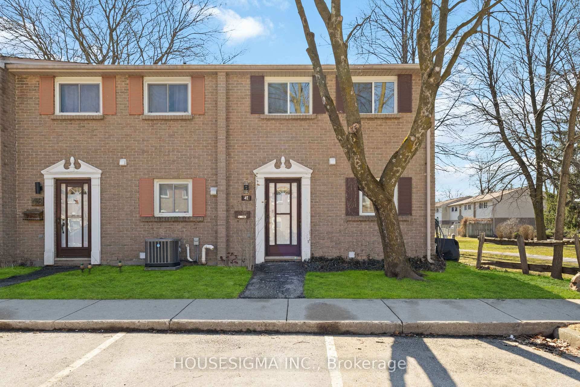Don't miss this opportunity to live in a great family friendly neighborhood in the heart of South London.