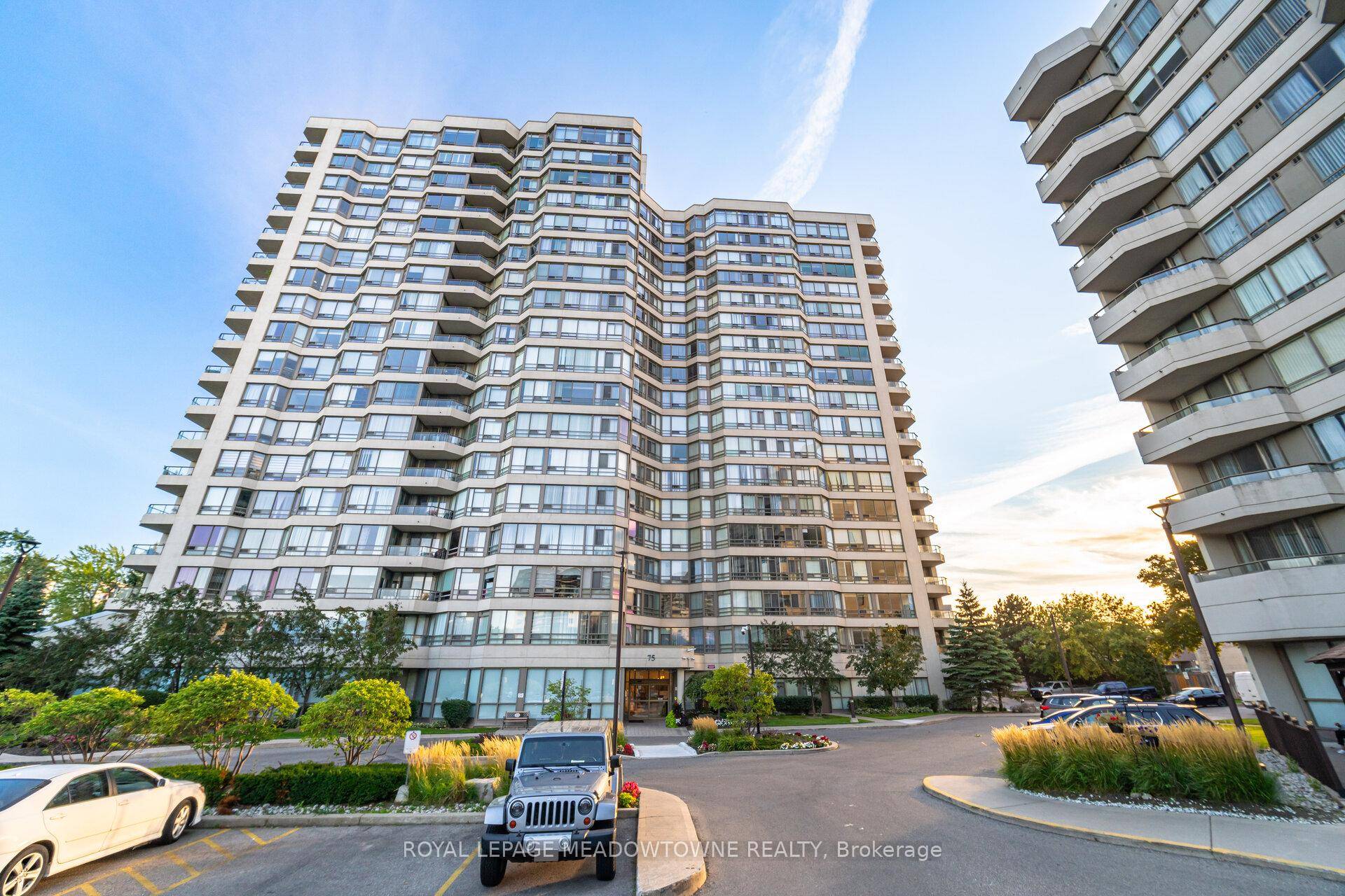 Centrally located in Cooksville, close to all amenities, convenient access to public transportation and highways, walking distance to the GO Station, and minutes away from Square One.