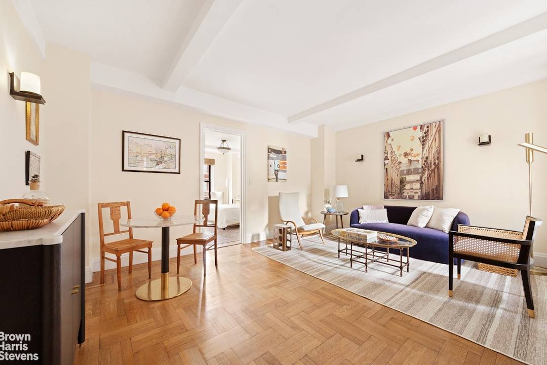 A block from Central Park in the heart of the Upper West Side, this charming one bedroom co op offers a fully renovated kitchen and bathroom, a king size bedroom, ...