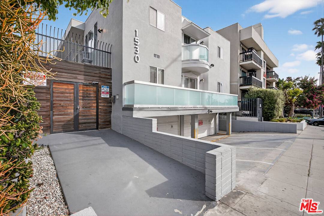 1530  N Formosa Ave 13BR Hollywood Hills East La