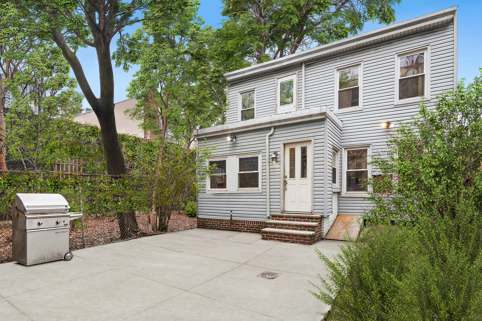 A Rare opportunity to live in your own single family house, just off of Vernon Blvd in the heart of Long Island City.